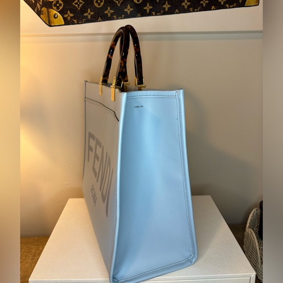 🩵✨SOLD✨🩵($3100 Retail) Fendi Medium Sunshine Tote Bag Blue - Picture 6 of 9